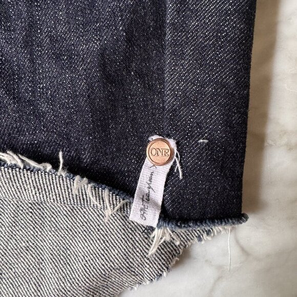 One Teaspoon High Waist Distressed Raw Hem Denim Skirt Size 30 Fall Outfit - Picture 8 of 10